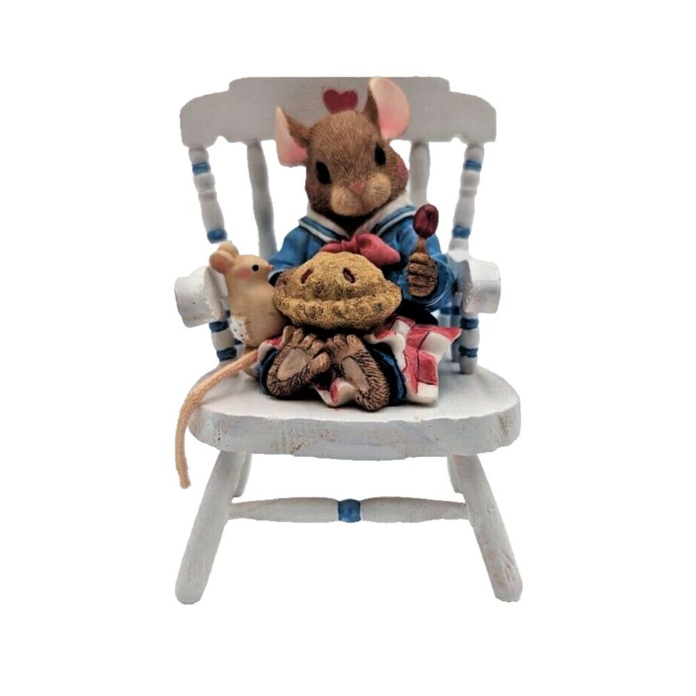 Mouse Tales‎ Little Jack Horner In Chair Figurine Priscilla Hillman 1995